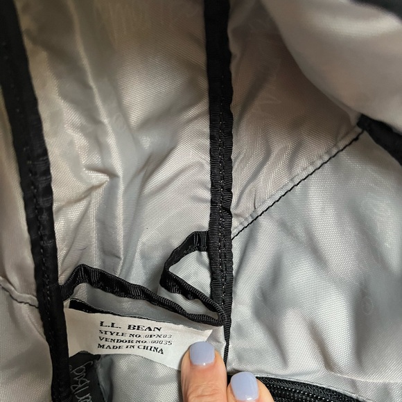 L.L. Bean Sling Style Crossbody Backpack AmeriBag Healthy Back Leather - Picture 4 of 6